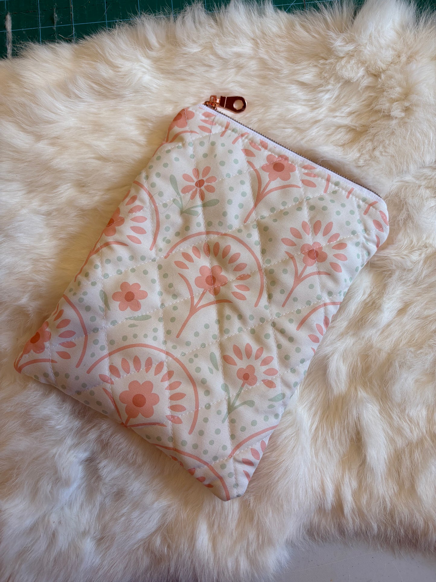 Kindle Sleeve (flower power)