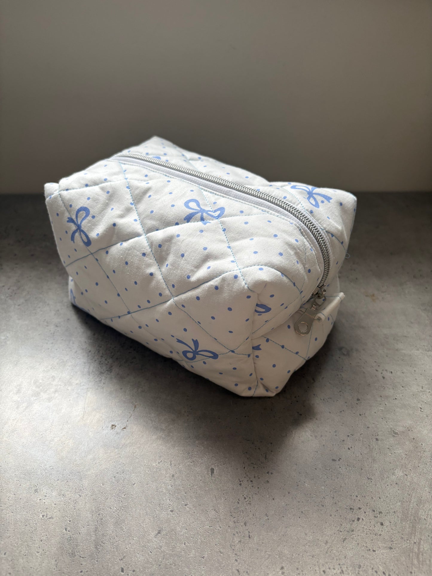 Blue bow Boxy pouch (large)