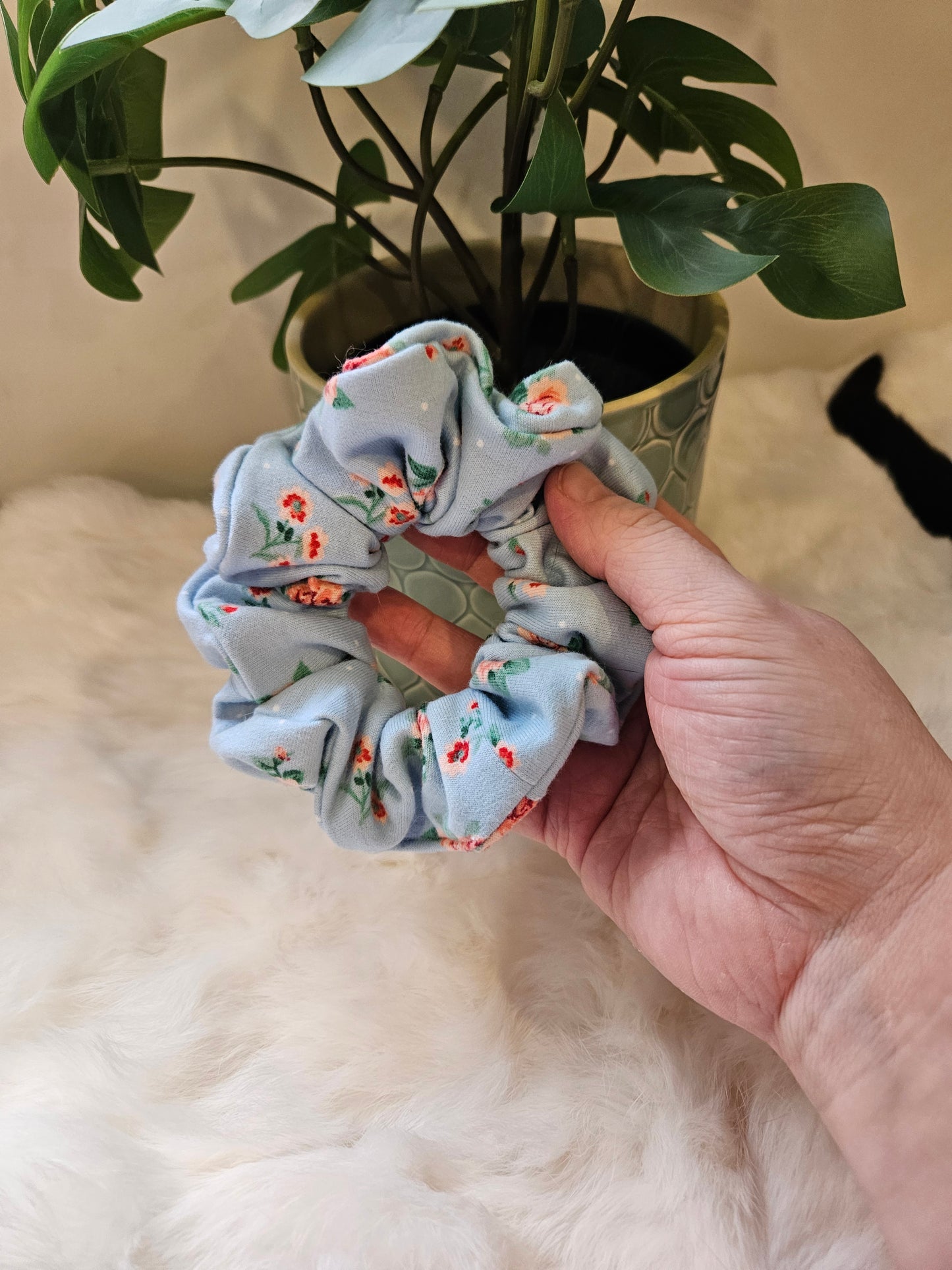 Bonnie Mini Knit Scrunchie