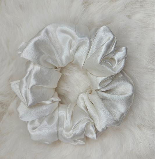 Lillian Mini Satin scrunchie