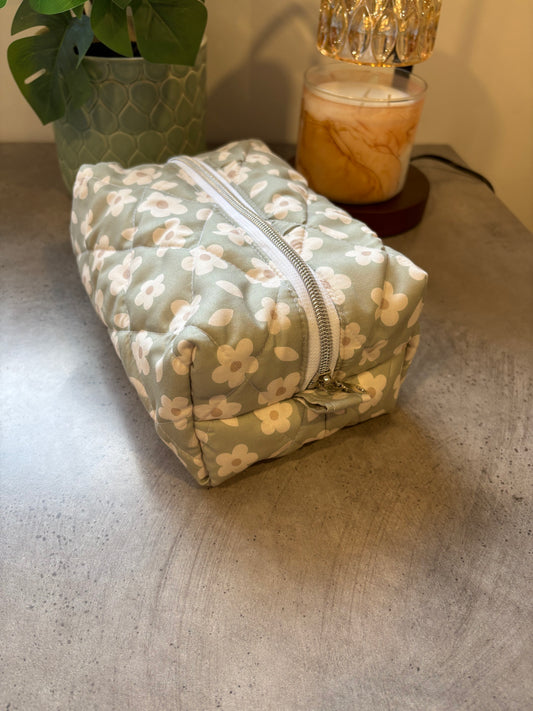 Daisy Quilted Makeup Pouch