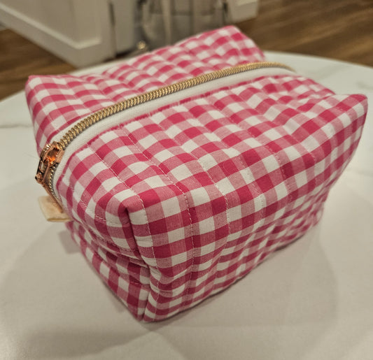 Pink Gingham Makeup Poucj